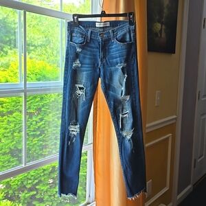 Distressed Cropped Jeans